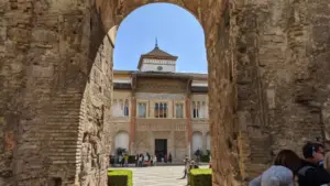 ¿Qué es Alcázar en la Biblia? Descubre el Significado y Contexto Histórico en las Sagradas Escrituras