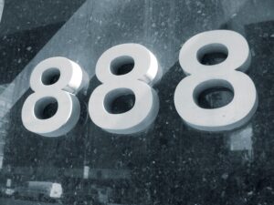 ¿Qué Significa 888 en la Biblia? Descifrando el Misterio de este Número en las Sagradas Escrituras