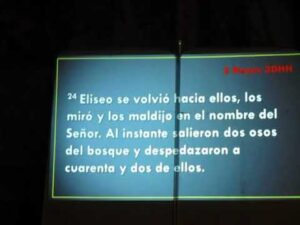 ¿Qué Significa Escarnio en la Biblia? Desentrañando su Importancia y Relevancia en las Escrituras Sagradas