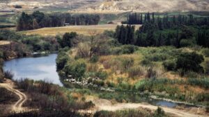 Que significa Jordan en la Biblia: Descubre la simbología detrás de este icónico lugar bíblico