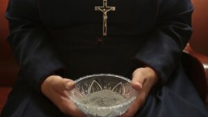 Qué significan las cenizas en la Biblia: Descifrando su Simbolismo Sagrado