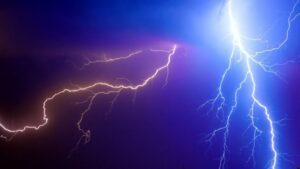 Relámpagos en la Biblia: Significados Profundos y Mensajes Divinos Revelados